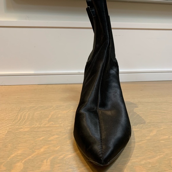 Emilie Briting na-Kd satin boots. - Picture 3 of 8